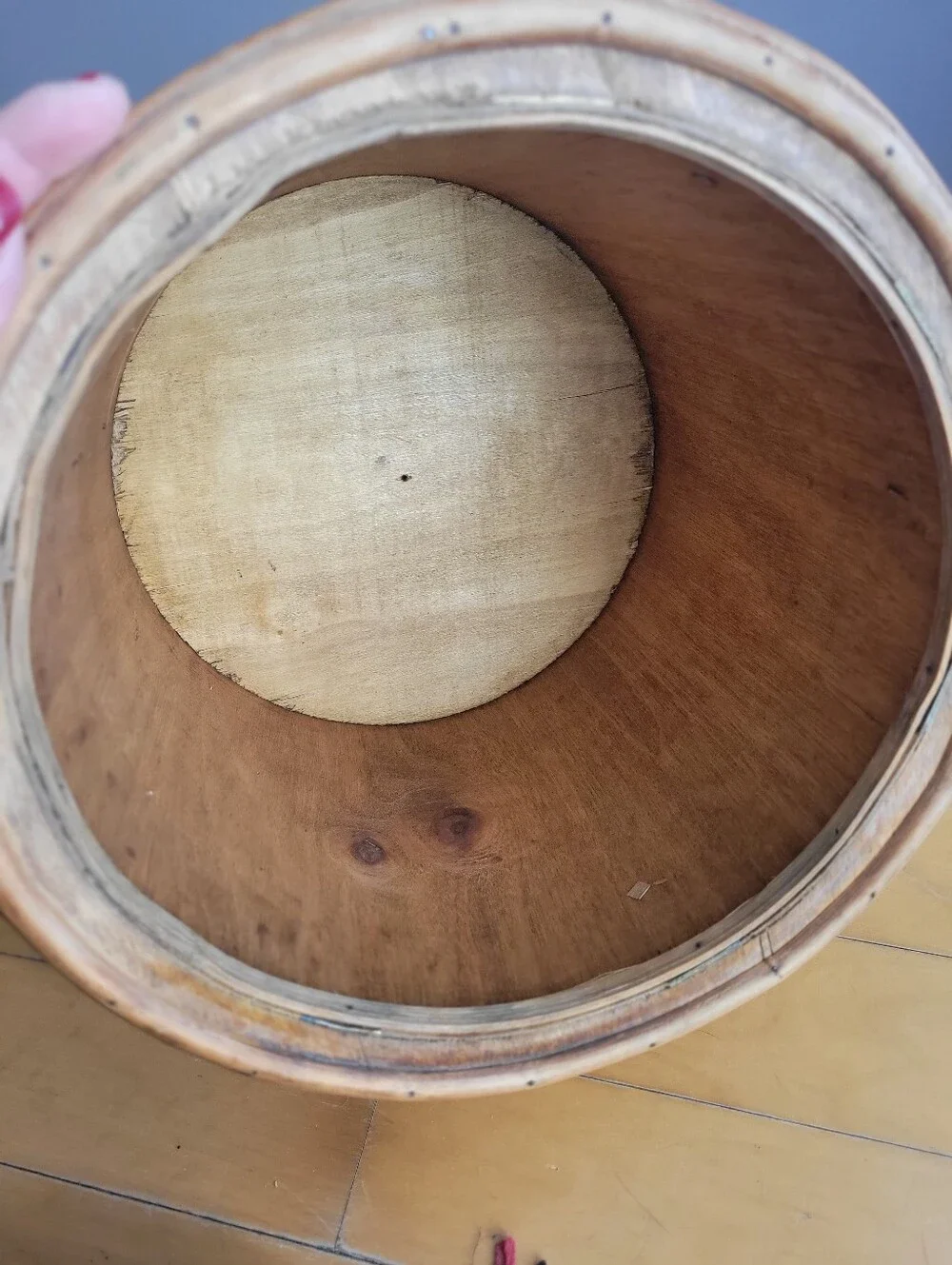 RARE VINTAGE WOODEN BUCKET CANISTER CYLINDER SHAPE LID DESIGN FLOWERS METAL 15.5